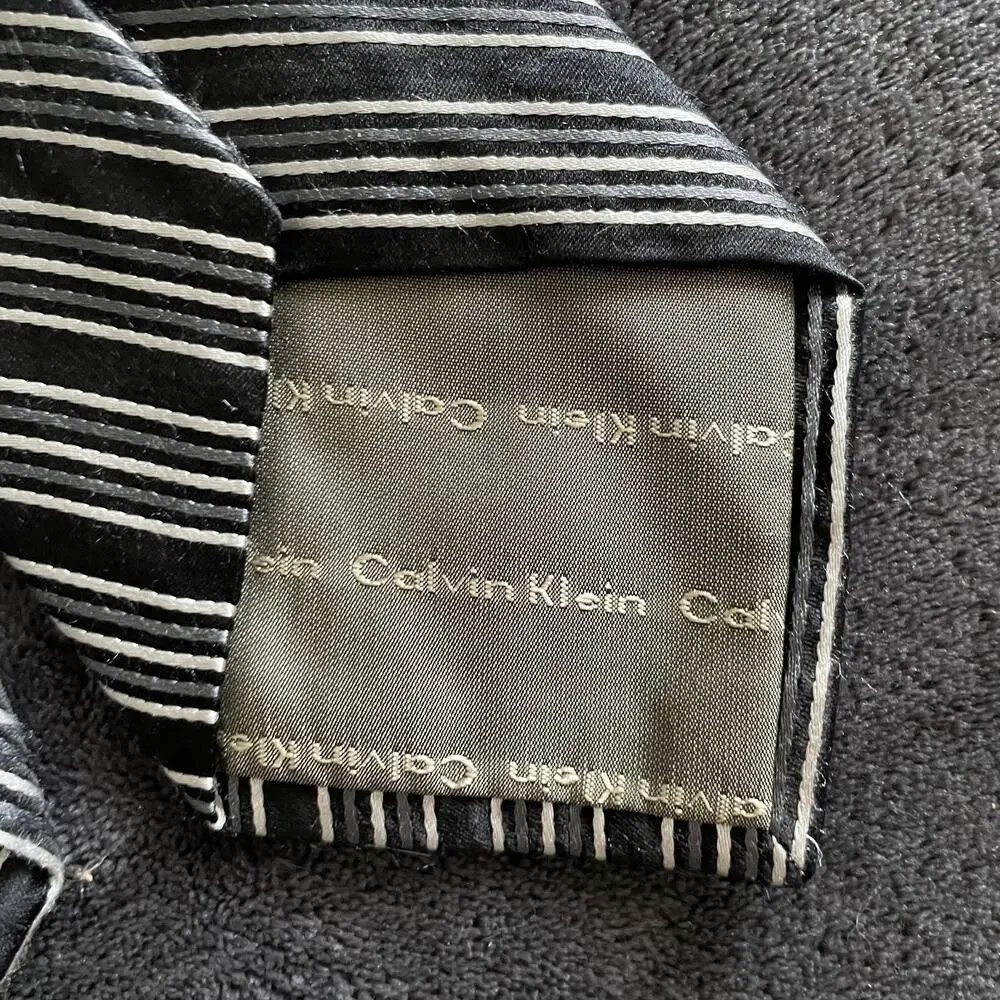 Calvin Klein Men's REPP Tie Handmade 100% Silk Handmade Black Grey